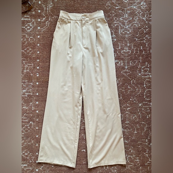 Stradivarius wide leg relaxed beige pants in beige - US 6 - Picture 3 of 4